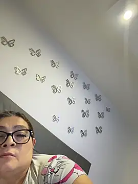 AntonellaAlondra4 online show from May 7, 2026, 3:11 am