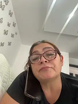 Snapshot of AntonellaAlondra4 chatting on April 9, 2026, 1:39 pm AntonellaAlondra4 online show from April 9, 2026, 1:39 pm