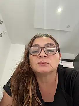 Snapshot of AntonellaAlondra4 chatting on April 14, 2026, 5:18 pm AntonellaAlondra4 online show from April 14, 2026, 5:18 pm