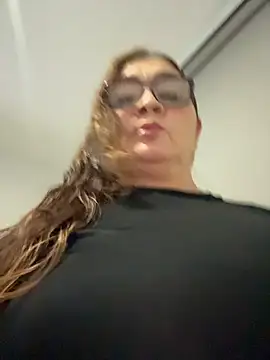 Snapshot of AntonellaAlondra4 chatting on March 29, 2026, 12:23 am AntonellaAlondra4 online show from March 29, 2026, 12:23 am