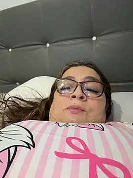 Snapshot of AntonellaAlondra4 chatting on April 4, 2026, 11:17 am AntonellaAlondra4 online show from April 4, 2026, 11:17 am