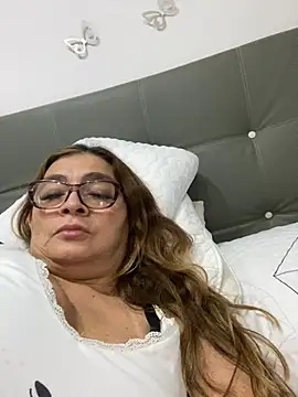 Snapshot of AntonellaAlondra4 chatting on March 2, 2025, 12:03 pm AntonellaAlondra4 online show from March 2, 2025, 12:03 pm