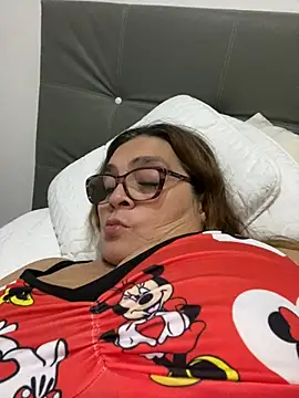 Snapshot of AntonellaAlondra4 chatting on March 4, 2025, 4:27 am AntonellaAlondra4 online show from March 4, 2025, 4:27 am