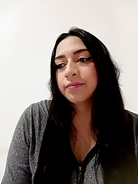 Snapshot of AlondraMendez chatting on September 18, 2025, 10:13 pm AlondraMendez online show from September 18, 2025, 10:13 pm