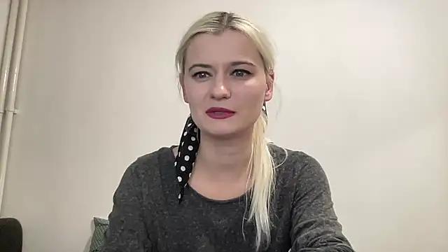 Snapshot of Onika_Love chatting on November 7, 2025, 11:41 pm Onika Love online show from November 7, 2025, 11:41 pm