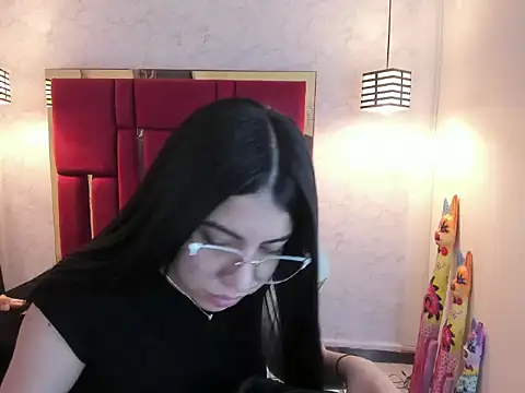 Violet m online show from October 30, 2025, 1:09 pm