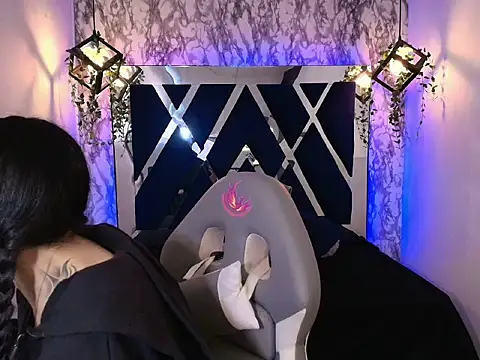 Violet m online show from November 7, 2025, 11:59 am