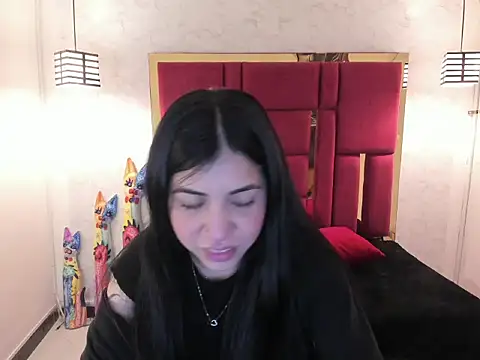 Snapshot of Violet_m chatting on September 19, 2025, 11:47 am Violet m online show from September 19, 2025, 11:47 am