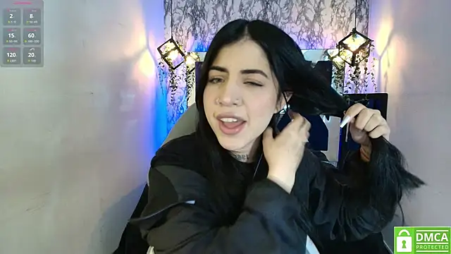 Violet m online show from November 25, 2025, 11:54 am