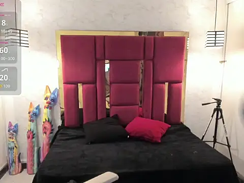 Violet m online show from October 13, 2025, 11:56 am