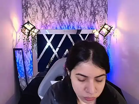 Violet m online show from November 18, 2025, 11:35 am