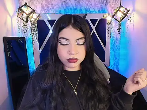 Violet m online show from November 5, 2025, 1:36 pm