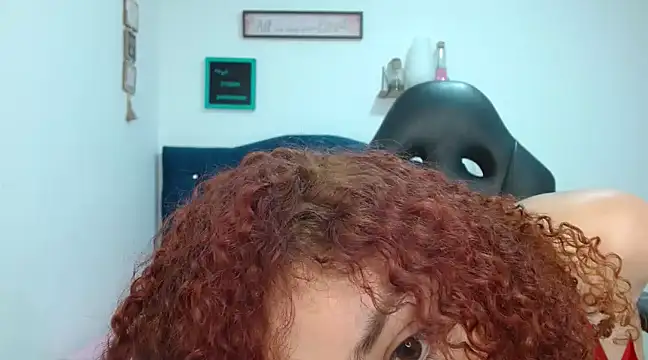 Snapshot of Perla_web09 chatting on January 19, 2025, 5:39 pm Perla web09 online show from January 19, 2025, 5:39 pm