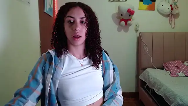 Snapshot of Perla_web09 chatting on October 6, 2025, 3:51 am Perla web09 online show from October 6, 2025, 3:51 am