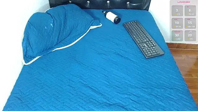 Snapshot of hots_boygg chatting on November 7, 2025, 4:22 pm hots boygg online show from November 7, 2025, 4:22 pm