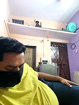 Snapshot of bobbyronak chatting on November 18, 2025, 7:06 pm bobbyronak online show from November 18, 2025, 7:06 pm