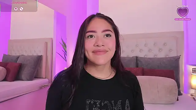 Snapshot of nicolle_pierce chatting on April 2, 2026, 11:50 am nicolle pierce online show from April 2, 2026, 11:50 am