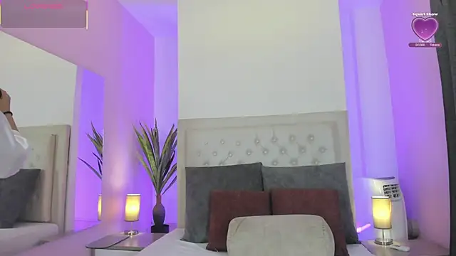 Snapshot of nicolle_pierce chatting on April 5, 2026, 12:45 pm nicolle pierce online show from April 5, 2026, 12:45 pm