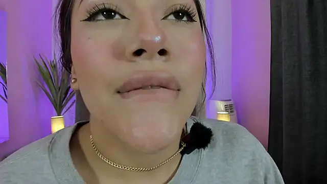 Snapshot of nicolle_pierce chatting on April 6, 2026, 1:34 pm nicolle pierce online show from April 6, 2026, 1:34 pm