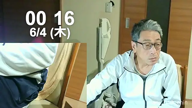 mama010-chan online show from June 3, 2026, 3:17 pm