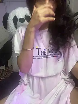 Divyaa69 online show from December 20, 2025, 4:10 pm