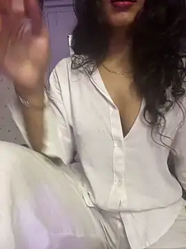 Snapshot of Divyaa69 chatting on November 27, 2025, 3:07 am Divyaa69 online show from November 27, 2025, 3:07 am