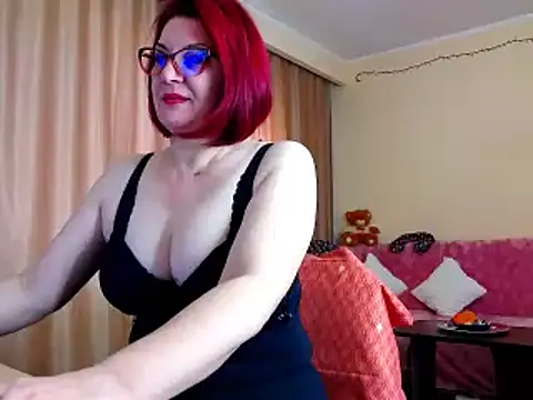 Snapshot of EdithCharm chatting on January 4, 2025, 8:06 am EdithCharm online show from January 4, 2025, 8:06 am