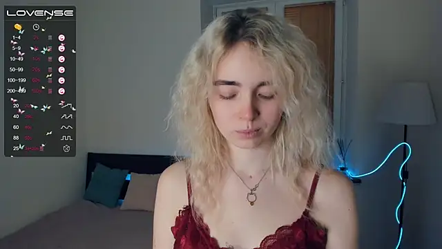 Snapshot of LinnBottrell chatting on February 3, 2025, 11:26 pm LinnBottrell online show from February 3, 2025, 11:26 pm