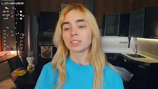 Snapshot of LinnBottrell chatting on February 23, 2025, 1:24 am LinnBottrell online show from February 23, 2025, 1:24 am