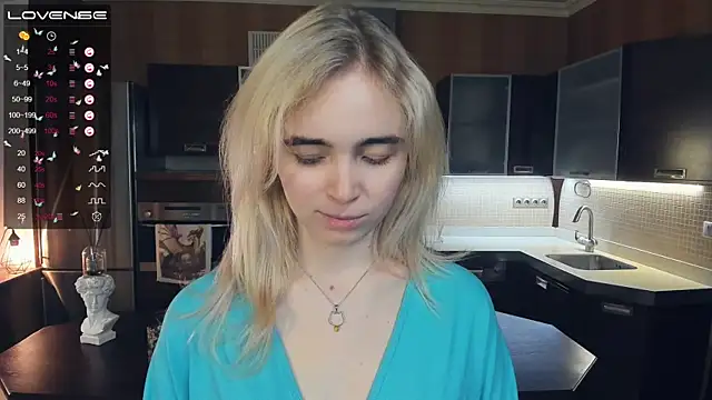 Snapshot of LinnBottrell chatting on February 17, 2025, 2:20 am LinnBottrell online show from February 17, 2025, 2:20 am