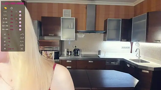 Snapshot of LinnBottrell chatting on February 19, 2025, 8:10 pm LinnBottrell online show from February 19, 2025, 8:10 pm