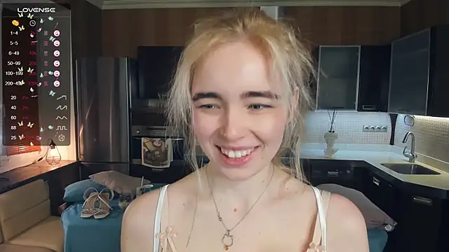 Snapshot of LinnBottrell chatting on March 10, 2025, 7:07 pm LinnBottrell online show from March 10, 2025, 7:07 pm