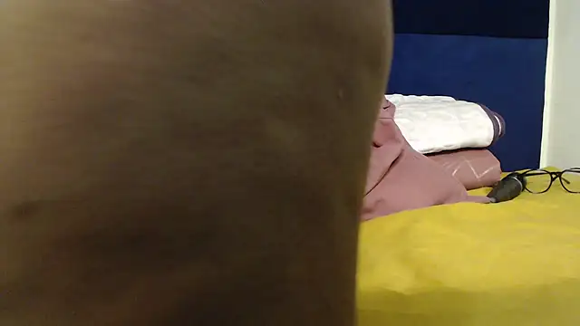 Snapshot of Busty-Londie chatting on March 20, 2025, 8:40 pm Busty-Londie online show from March 20, 2025, 8:40 pm