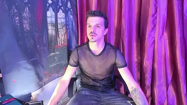 Snapshot of DonyBrown chatting on November 18, 2025, 5:33 am DonyBrown online show from November 18, 2025, 5:33 am