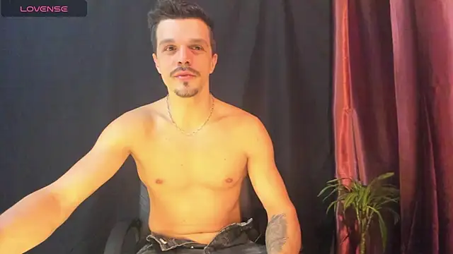 Snapshot of DonyBrown chatting on February 3, 2026, 6:24 pm DonyBrown online show from February 3, 2026, 6:24 pm