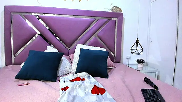 Snapshot of Pammela_Colins chatting on December 28, 2024, 4:30 pm Pammela Colins online show from December 28, 2024, 4:30 pm