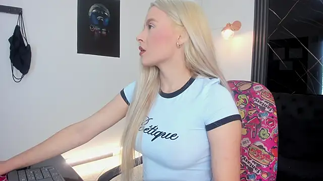 Snapshot of miacarperr1 chatting on February 2, 2026, 9:03 pm miacarperr1 online show from February 2, 2026, 9:03 pm