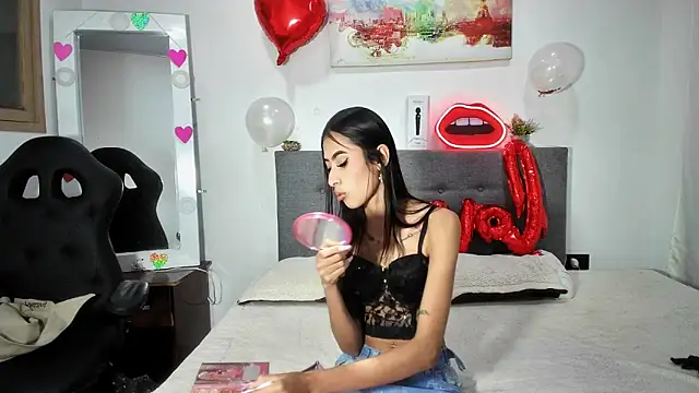 Snapshot of Amberx_Sweet chatting on February 19, 2026, 11:01 pm Amberx Sweet online show from February 19, 2026, 11:01 pm