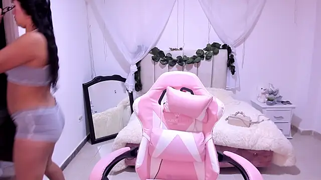 briandah  online show from January 9, 2026, 10:44 am