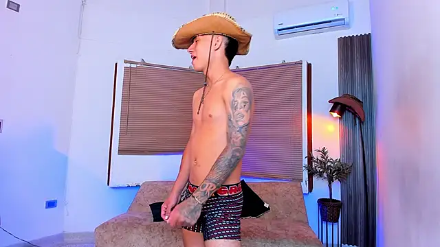 Snapshot of Sexy_BoysW chatting on September 27, 2025, 1:17 pm Sexy BoysW online show from September 27, 2025, 1:17 pm