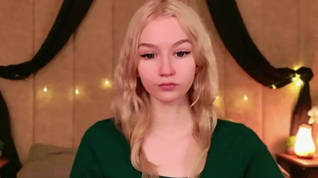 NaomiLoys online show from November 24, 2025, 10:59 am