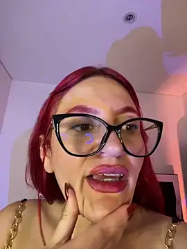 Snapshot of Mia_Hoffmann chatting on March 18, 2025, 12:08 am Mia Hoffmann online show from March 18, 2025, 12:08 am