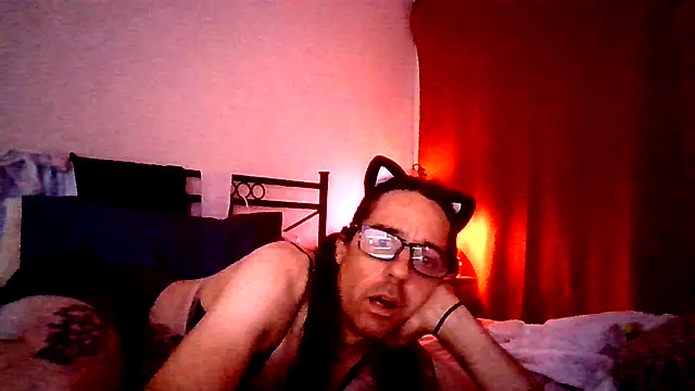 ingrid1982 online show from April 6, 2026, 4:52 pm