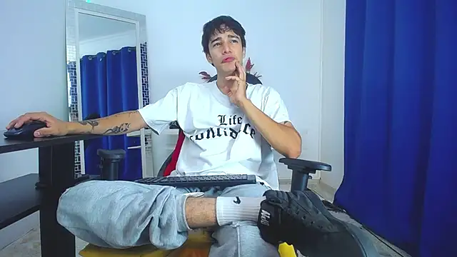 Zacktk7 online show from February 1, 2025, 2:02 pm