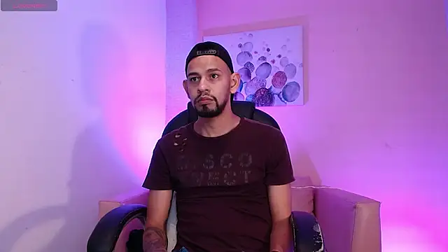 Snapshot of Bedobigcock chatting on February 11, 2025, 12:28 am Bedobigcock online show from February 11, 2025, 12:28 am