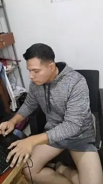 Snapshot of miketripi420 chatting on April 14, 2026, 3:55 am miketripi420 online show from April 14, 2026, 3:55 am