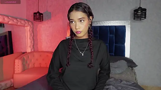 Salome Williamss online show from March 19, 2026, 12:38 pm