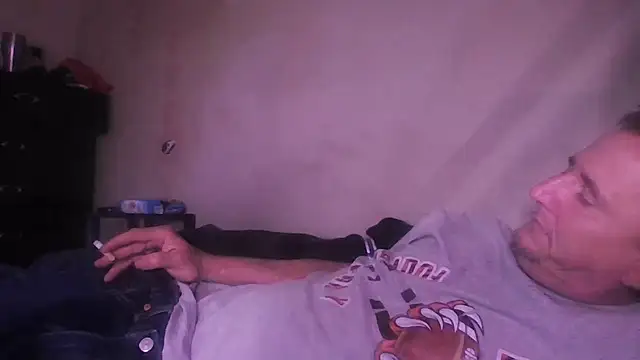 Snapshot of George48 chatting on November 23, 2025, 6:01 am George48 online show from November 23, 2025, 6:01 am