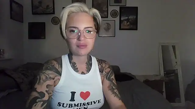 Alexandersonxo online show from October 4, 2025, 6:53 pm