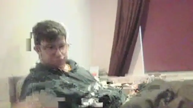 Snapshot of JulesG18 chatting on February 9, 2026, 2:37 pm JulesG18 online show from February 9, 2026, 2:37 pm